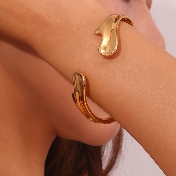 18K Gold Plated Open Bangle Cuff*Abstract Minimalist High Gloss Design*JD - Picture 7 of 9